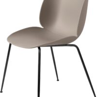 Gubi Beetle Dining Chair Un-upholstered, Conic Base Black Matt Str 55x56x87 cm - Spisebordsstole hos Magasin