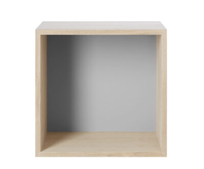 MUUTO Stacked - Medium med Bagbeklædning - Eg/Light Grey